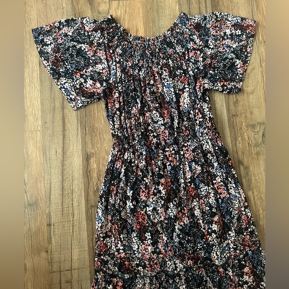 Floral Maxi Dress with Short Sleeves - Picture 2 of 7
